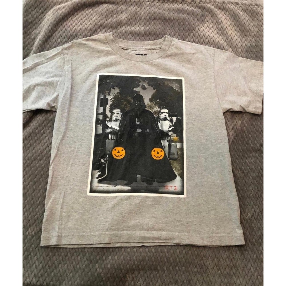 Youth Star Wars Halloween Shirt - size youth Large